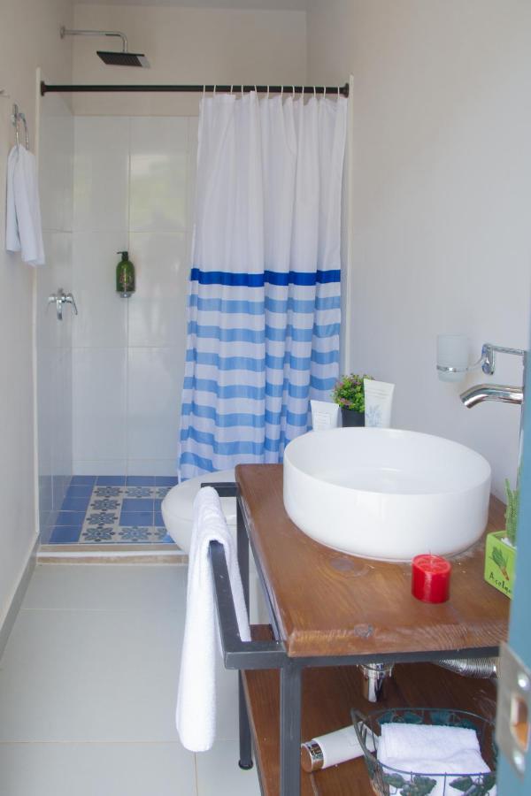 Quarto com 2 Camas de Solteiro