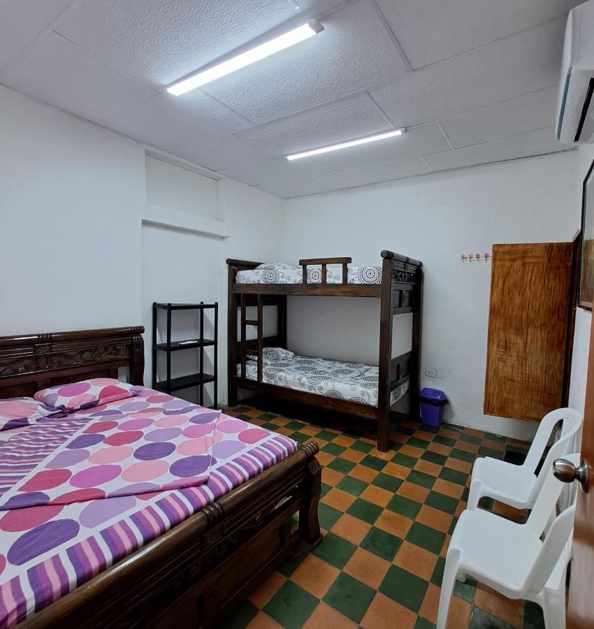Driepersoonskamer met Badkamer
