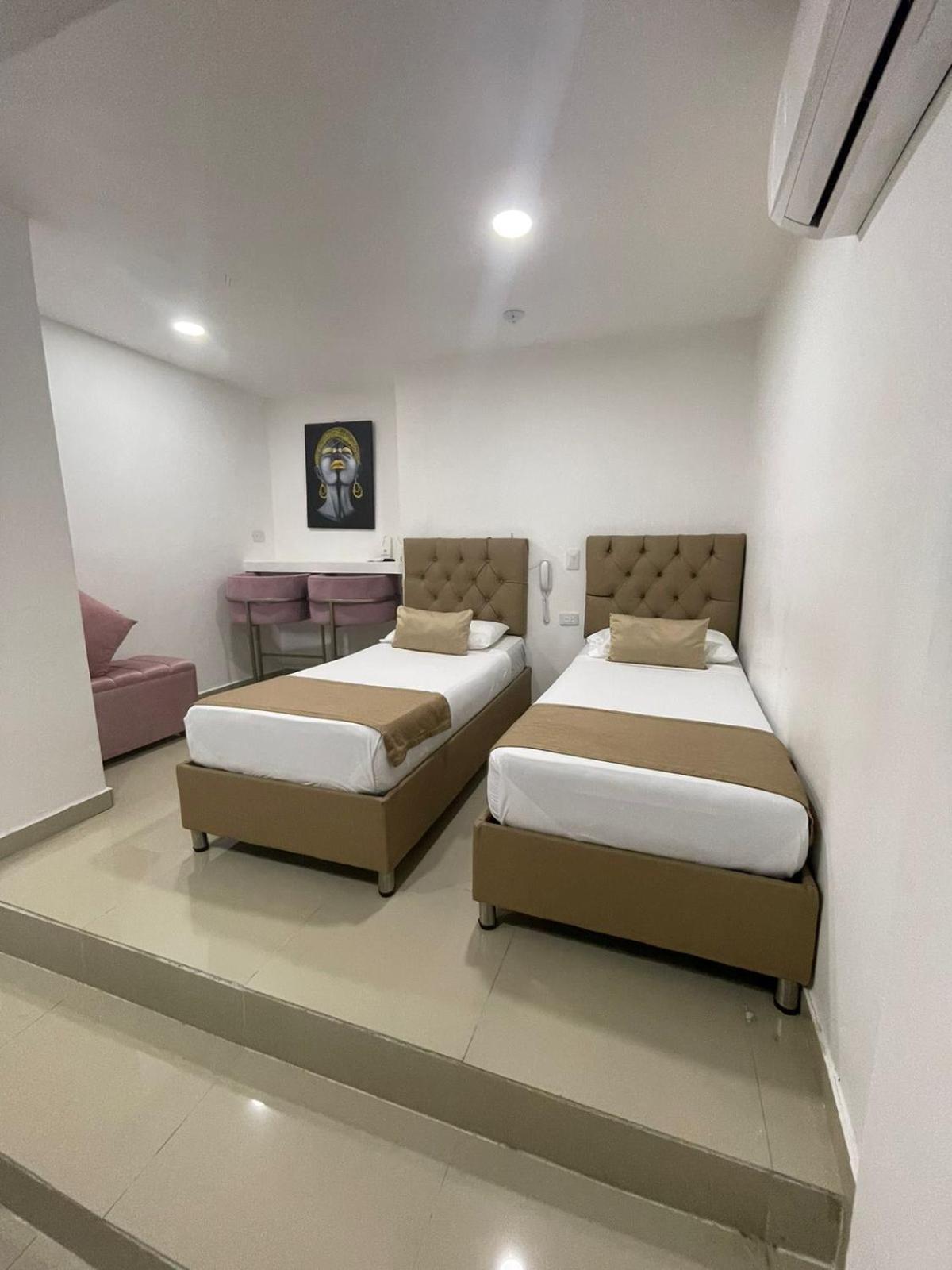 Twin Room without Window,1614817794:JPEG