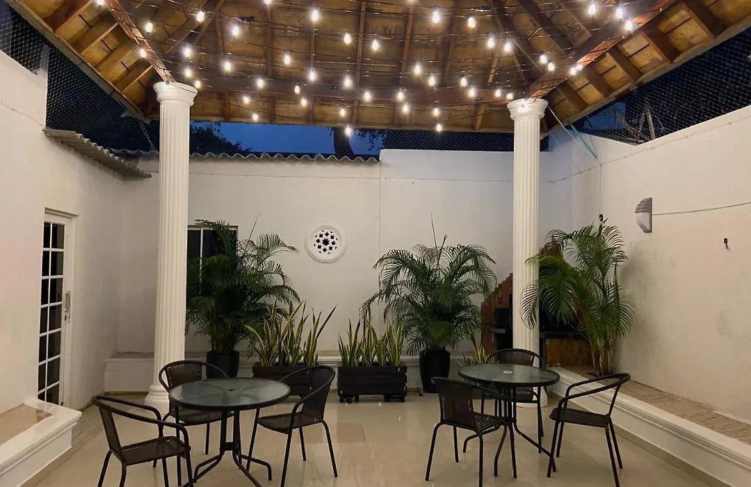 Porto'S Hostal-1