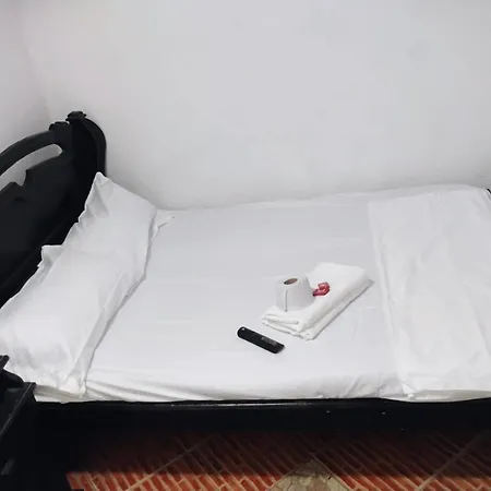 Hostal #10-33-2